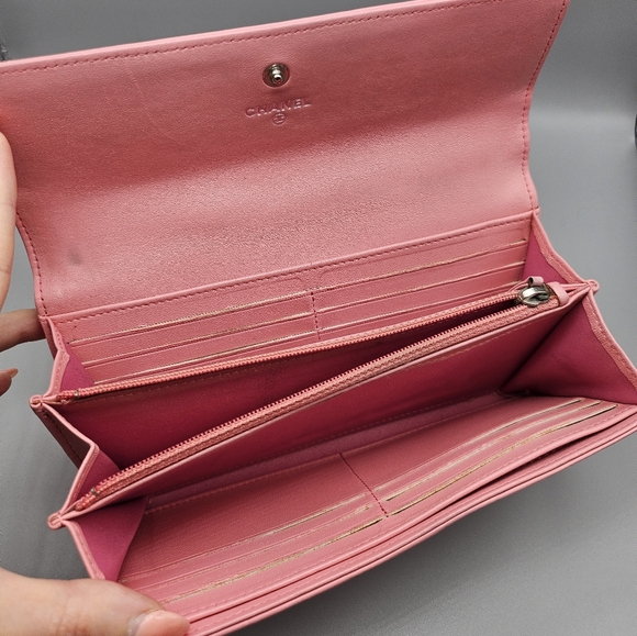 🌸CHANEL Authentic Camilla Wallet/Clutch🌸 - Picture 5 of 17